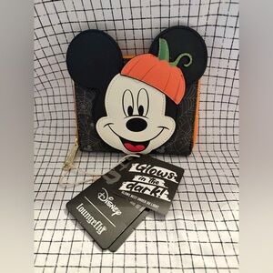 Disney Loungefly Mickey Mouse Halloween Pumpkin Glow in the Dark Wallet NWT